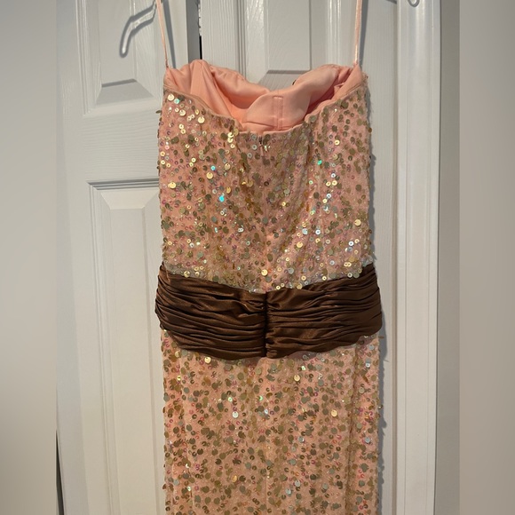 Womens beautiful sequin evening gown - Picture 5 of 6